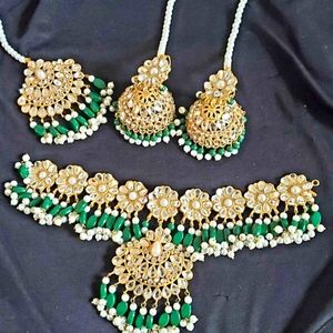 Beautiful gold plated trendy necklace set